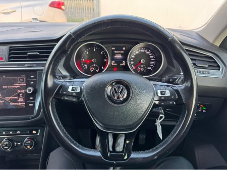 2020 Volkswagen Tiguan CL 2.0 TDI MANUAL 6SPEED FWD 150HP 5DR €22,950 thumbnail