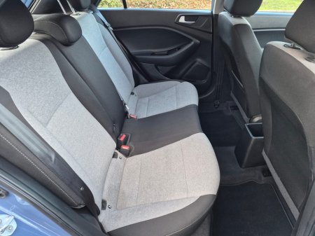 2017 Hyundai i20 1.2 Deluxe €7,999 thumbnail