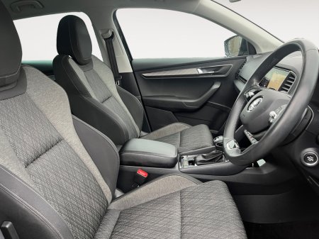 2023 Skoda Karoq STYLE 2.0 TDI 115HP DSG 5 5DR €35,900 thumbnail