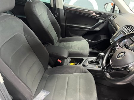 2020 Volkswagen Tiguan - thumbnail 11