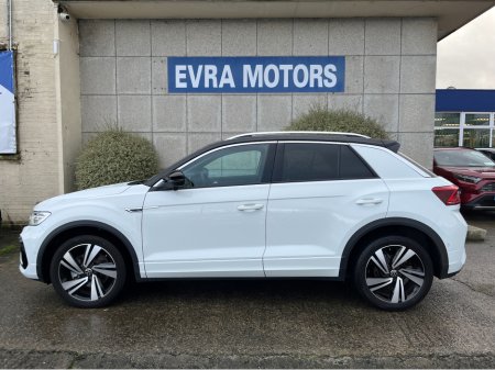 2023 Volkswagen T-Roc R-LINE AUTOMATIC 2.0 DIESEL //HALF LEATHER HEATED SEATS//REVERSE CAMERA//ADAPTIVE CRUISE CONTROL//KEYLESS ENTRY// €31,950 thumbnail