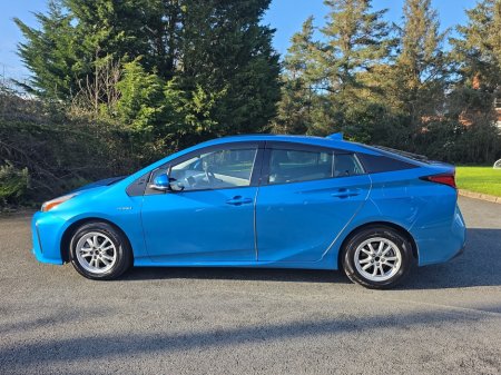 2020 Toyota Prius - thumbnail 16