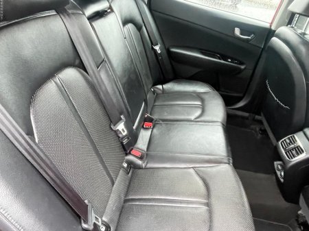 2017 Kia Optima PLATINUM 4DR €15,000 thumbnail