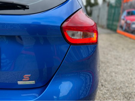 2015 Ford Focus - thumbnail 5