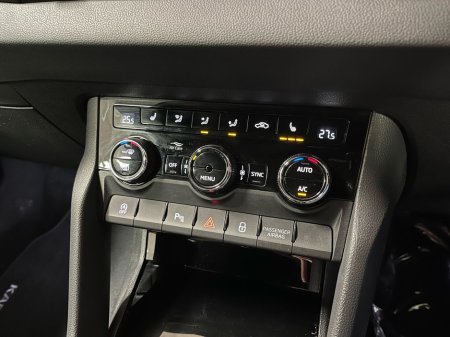 2023 Skoda Karoq Sportline DSG 2.0TDI 115BHP - Reversing Camera - Climate Control - Heated Seats - Cruise Control - Apple CarPlay/Android Auto €40,950 thumbnail