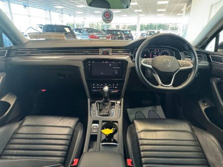 2022 Volkswagen Passat 2.0 TDI 150HP Elegance DSG €29,995 thumbnail
