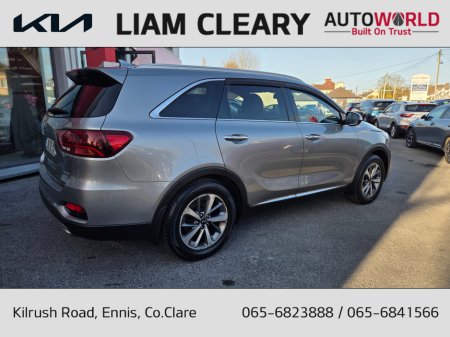 2019 Kia Sorento - thumbnail 2
