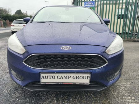 2016 Ford Focus - thumbnail 2