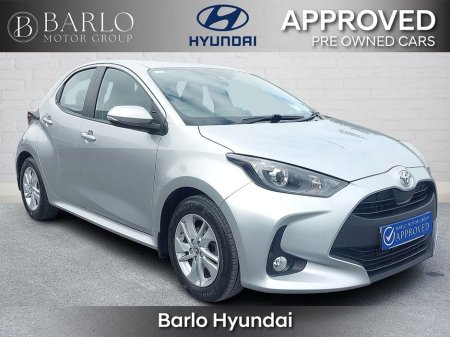 2022 Toyota Yaris 1.0i Luna €17,395