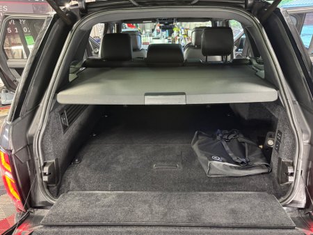 2021 Land Rover Range Rover 2.0 PHEV Vogue €57,950 thumbnail