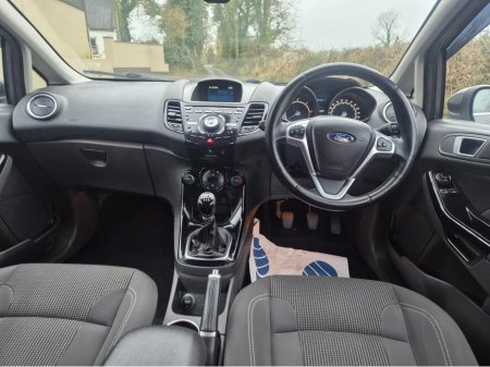 2016 Ford Fiesta - thumbnail 10