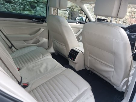 2015 Volkswagen Passat 1.6 TDI DSG 120HP Highline €7,899 thumbnail