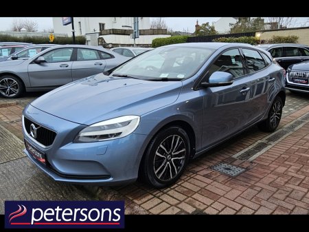2017 Volvo V40 2.0 D2 MOMENTUM NAV + 120BHP 5DR €12,950 thumbnail