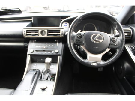 2015 Lexus IS 300 h - thumbnail 10
