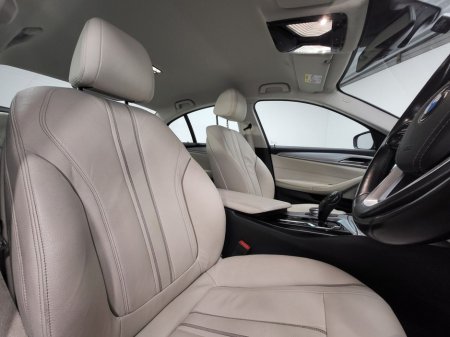 2021 BMW 5 Series - thumbnail 12