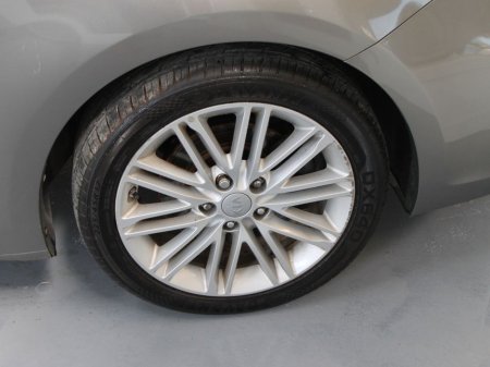 2017 Kia Carens 7 Seater EX 5DR €12,999 thumbnail