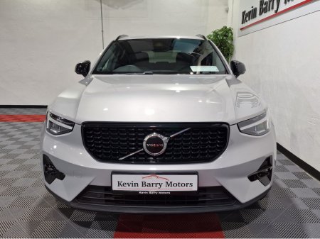 2022 Volvo XC40 T4 RECHARGE PLUS DARK AUTOMATIC **ONE OWNER / APPLE CARPLAY / BLIND SPOT ASSIST / CRUISE CONTROL / ELECTRIC BOOTLID / HEATED FRONT & REAR SEATS / REVERSE CAMERA / SAT NAV / WIRELESS PHONE CHARGING** €33,900 thumbnail