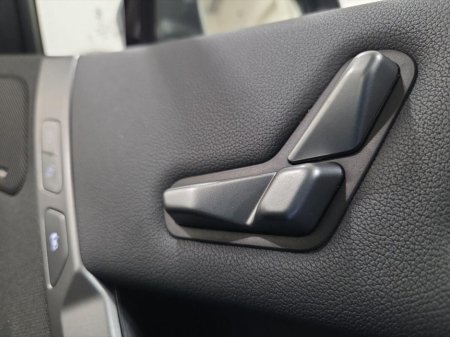 2025 BMW iX - thumbnail 28