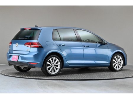 2017 Volkswagen Golf - thumbnail 10