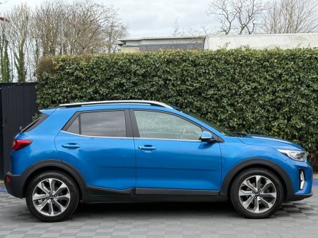 2023 Kia Stonic - thumbnail 2