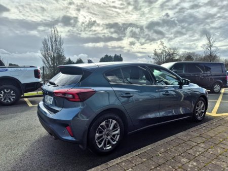 2024 Ford Focus - thumbnail 5