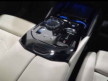 2025 BMW i5 - thumbnail 10