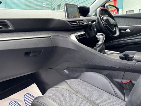 2018 Peugeot 5008 - thumbnail 12