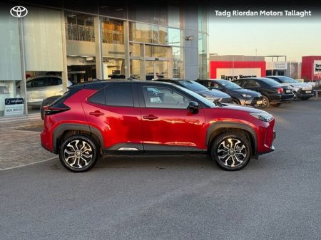 2024 Toyota Yaris Cross YARIS CROSS LUNA SPORT €30,450 thumbnail