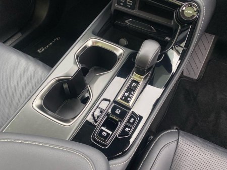 2025 Lexus NX 450 h+ - thumbnail 16