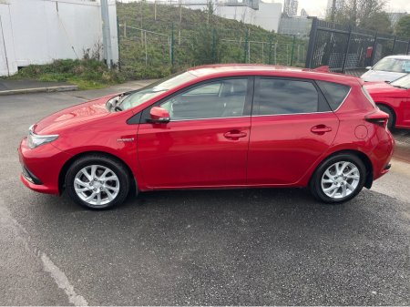 2015 Toyota Auris - thumbnail 4