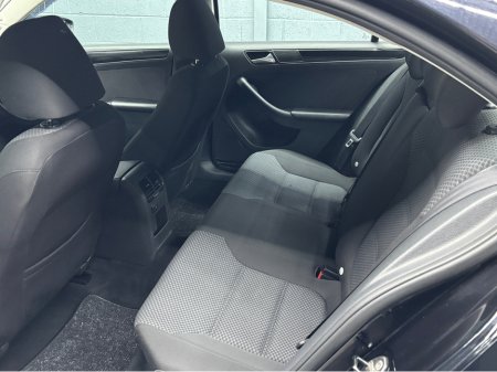 2014 Volkswagen Jetta - thumbnail 4