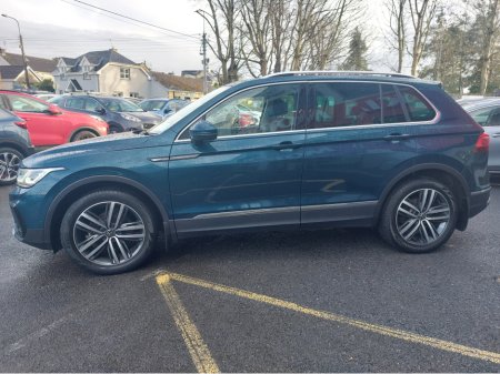 2024 Volkswagen Tiguan - thumbnail 6