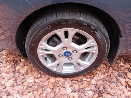 2013 Ford Fiesta - thumbnail 31