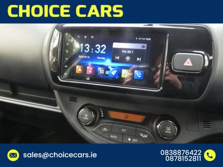 2017 Toyota Yaris - thumbnail 9