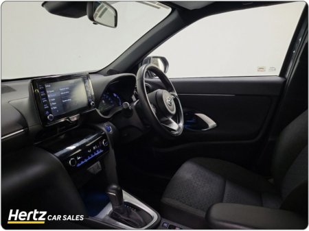 2023 Toyota Yaris DESIGN HEV 1.5 Petrol Automatic €25,895 thumbnail