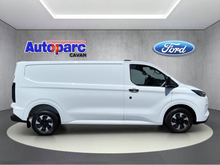 2025 Ford Transit Custom 320L TREND 2.5PHEV €32,500