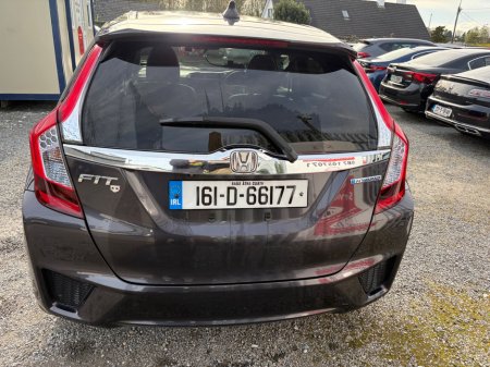 2016 Honda Fit - thumbnail 4