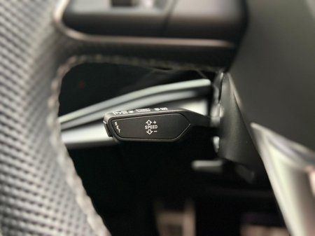 2025 Audi Q8 55 TFSI E S LINE 394HP QUATTRO €94,990 thumbnail