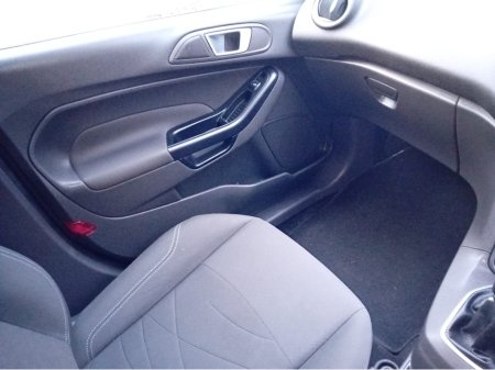2013 Ford Fiesta - thumbnail 14
