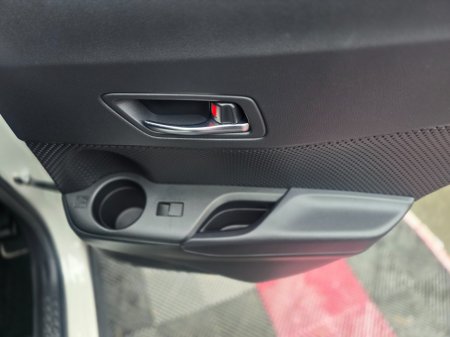 2020 Toyota C-HR - thumbnail 16