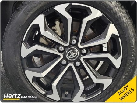 2023 Toyota Yaris DESIGN HEV 1.5 Petrol Automatic €25,895 thumbnail