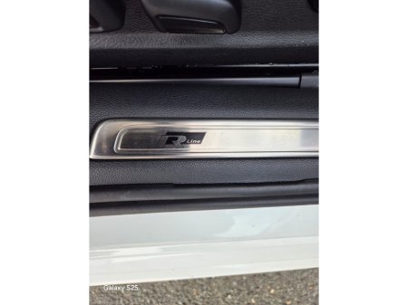 2017 Volkswagen Passat  €19,950 thumbnail