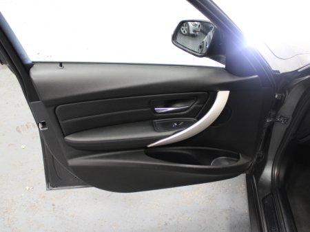 2018 BMW 3 Series - thumbnail 29