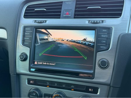 2017 Volkswagen Golf 1.2 TSI COMFORTLINE AUTO €17,450 thumbnail