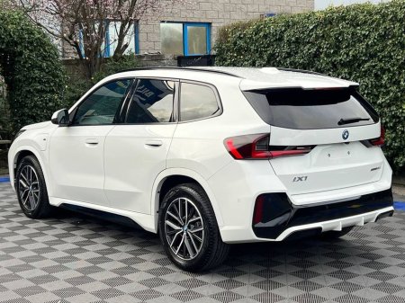 2025 BMW iX1 - thumbnail 5