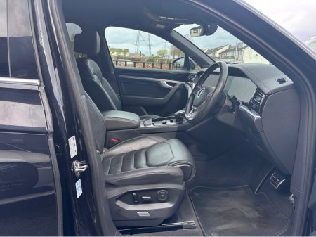 2018 Volkswagen Touareg - thumbnail 7