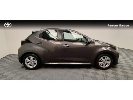 2022 Toyota Yaris 1.5 LUNA 4DR €19,995 thumbnail