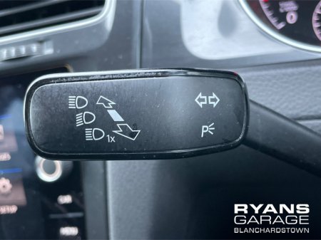 2017 Volkswagen Golf **DEPOSIT PAID** 1.2 TSI AUTO 5DR €15,500 thumbnail