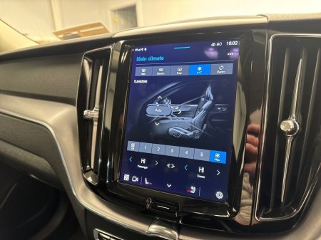 2022 Volvo XC60 - thumbnail 17