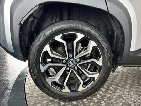 2023 Toyota Yaris Cross  €28,450 thumbnail